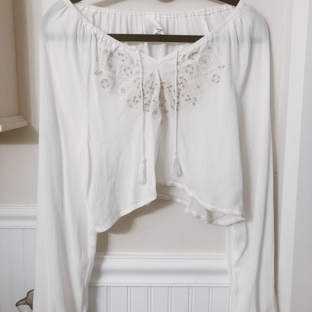 White flowy long sleeved crop top